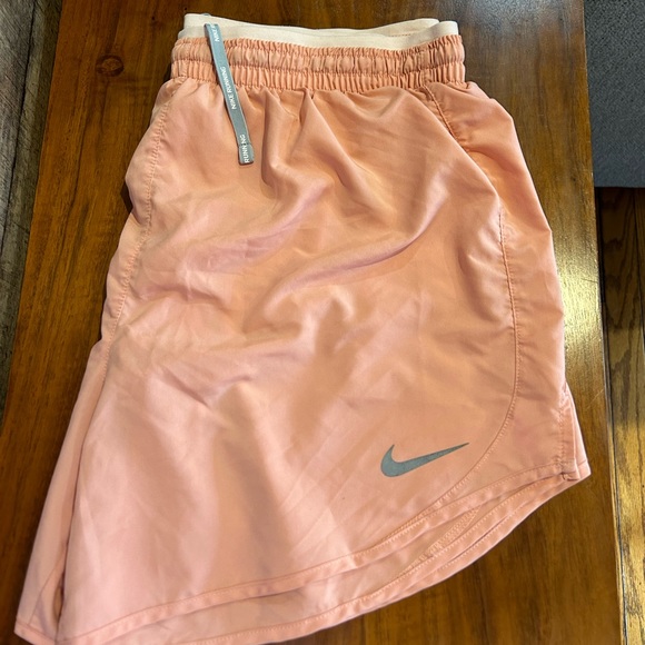 Nike running shorts - Picture 2 of 4